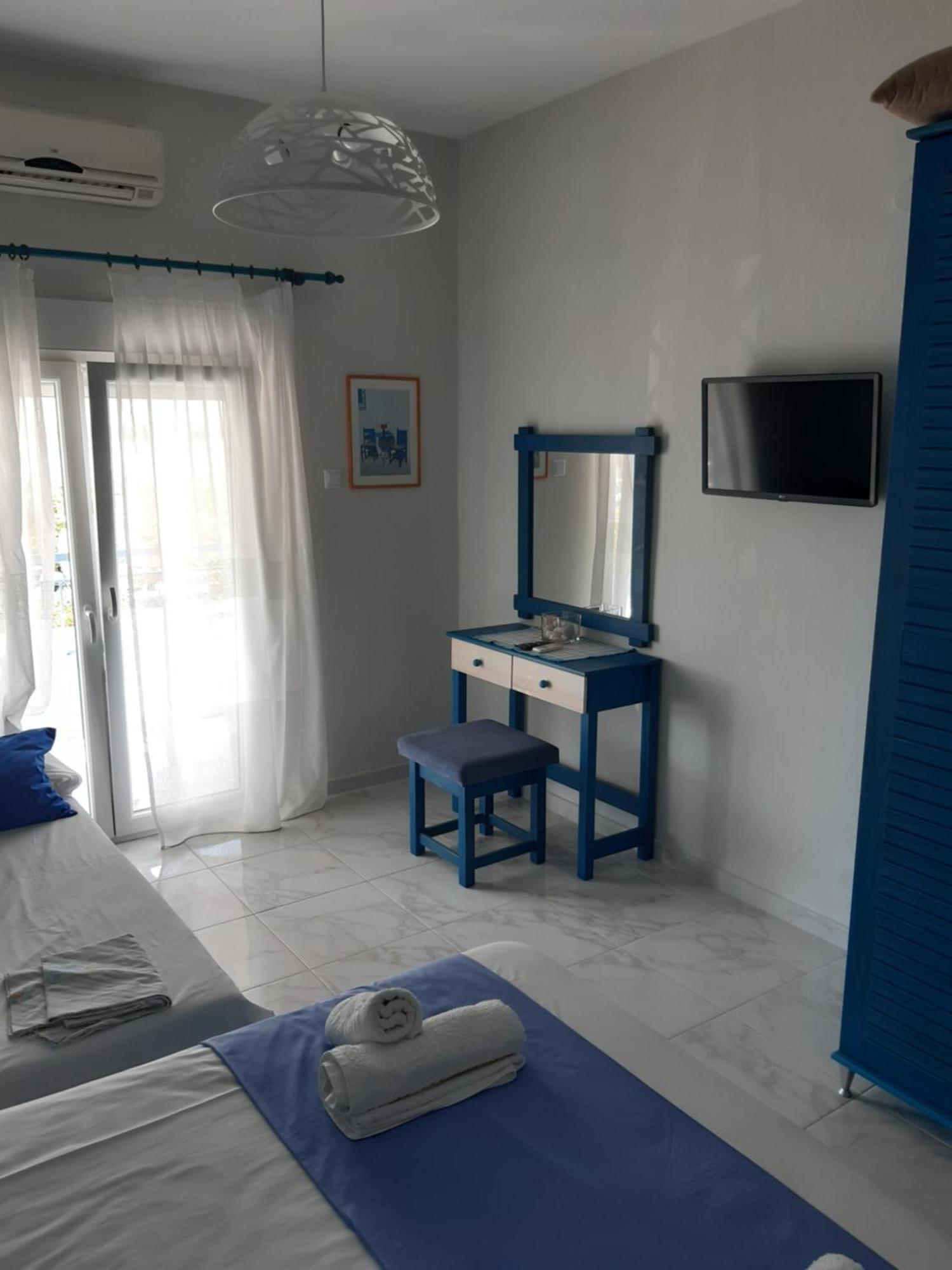 Victoria'S Blue Studios Сивири Екстериор снимка